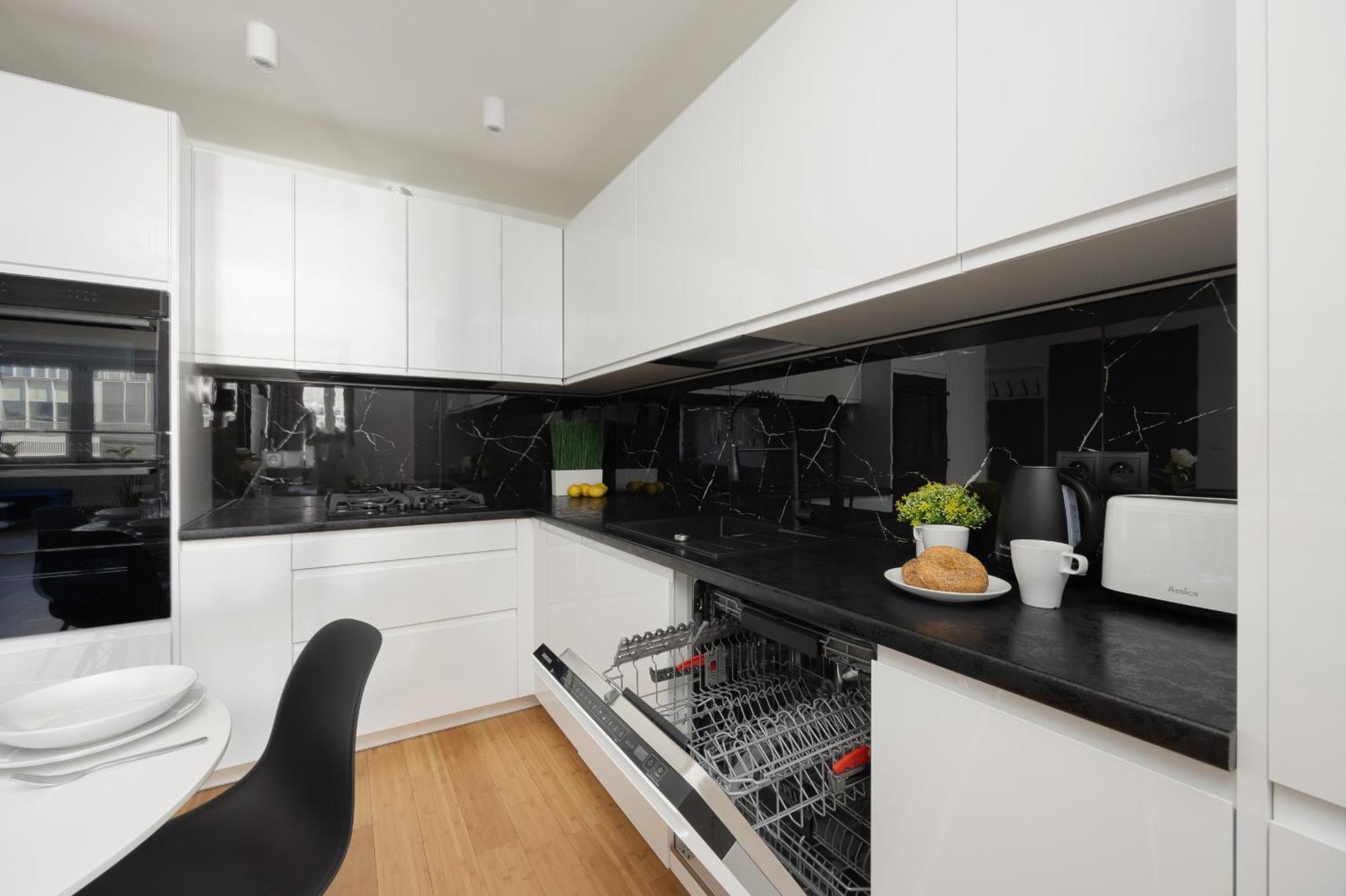 Leilighet Beautiful With Balcony In Heart Of By Renters *