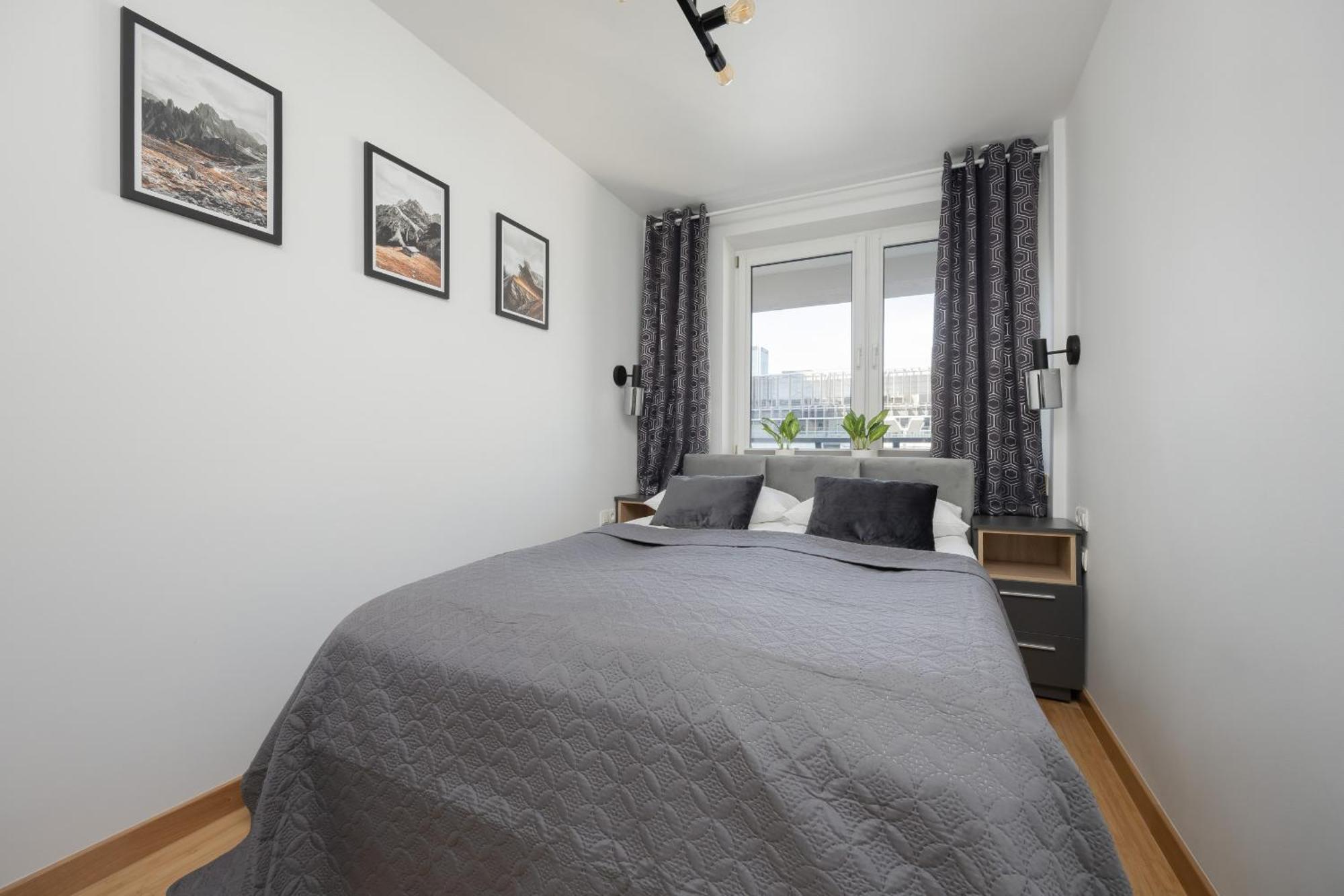 Beautiful With Balcony In Heart Of By Renters Leilighet *